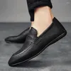 Chaussures décontractées faites à la main pour hommes, chaussures souples et confortables pour l'extérieur, à enfiler, en cuir véritable, à la mode