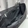 Роскошные дизайнерские классические макси-бархатные сумки XXL с одним клапаном для аэропорта SHW Черные сумки через плечо через плечо Большой вместительности Уличные уличные тренды Багаж 43x28x15 см