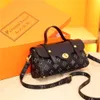Promotion Brand Designer 50% Discount Women's Handbags Elegant Shoulder Bag Popular Fashionable Cute