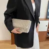 Borse a tracolla Borsa di lusso con perline di cristallo per donna 2024 Borsa vintage sotto le ascelle con perle Portafoglio in tessuto fatto a mano di design