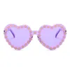 Sweet Girls Flowers Applique Solglasögon Ins Kids Love Hearts Frame UV400 Beach Eyewear Kids Transparenta Sunblock Children Cut Sun Glasses Z6519