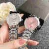 Orologi da polso di marca Orologio da donna al quarzo con cinturino in acciaio in metallo stile diamante Kor con lusso completo M 148