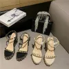 Sandálias femininas sandálias de metal alto reto de plataforma tecida sapatos de cunha sandálias de mrig de praia aberta de dedão de pé Roma