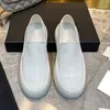 Damska designerska sukienka buty płaskie platforma Buty odbudowane białe buty designer muły poślizgnąć się na mokasynach butów swobodny rybak z butów Whitesdesigner