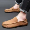 Sapatos casuais plus size 38-48 couro genuíno homens mocassins vaca para homem macio e confortável mocassins costurados à mão condução