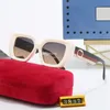 مصمم للرجال امرأة الموضة الفاخرة المعدنية خمر نظارة شمسية الصيف على طراز Square Square Square Sire Sun Glasses Man مع صندوق أصلي