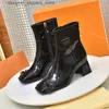 Boots Femme Boots Boots Classic Imprimés Cowskin Leather Collecteur Boot Shake Boot 5.5 cm Chunky Talons carrés Toe Black Party Shoes Q240321