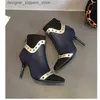 Buty Women Winter Buty 2022 Buty kostki Koreańskie wypoczynek retro luksusowe obcasy Q240321