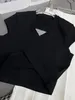 Женский комплект из двух частей, юбка, высококачественная новая футболка с короткими рукавами и треугольными буквами Hot Diamond в сочетании со сложенной полуюбкой Модный и минималистичный комплект для женщин