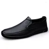Sapatos casuais de couro masculino marca 2024 homem deslizamento em mocassins formais masculinos moda preto condução apartamentos