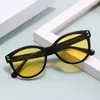 Occhiali da sole Moda Donna Uomo Occhiali da sole quadrati Tonalità Uomo Vintage Colore caramella Giallo Verde Lenti Occhiali da sole Uv400 Gafas