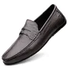 Casual Shoes Men's äkta läder loafers 2024 Herr Slip On Walking Lightweight Handgjorda affärsmän