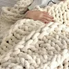 Coperte Coperta spessa e calda Decorazioni per la casa Inverno Morbido filato per maglieria fatto a mano Divano ingombrante Copriletto lavorato a maglia