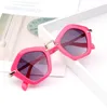 INS Girls Boys Polygon Sunglass Kids جميلة UV400 حماية الكمبيوتر البلاستيكية الكلاسيكية المرآة نظارات شمسية A6358