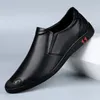 Sapatos casuais masculinos all-match primeira camada de couro masculino marca moda respirável confortável mocassins de salto baixo elegante negócios