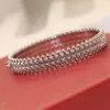 Tendenza personalizzata Bracciale pieno di diamanti Lussuoso squisito wRivetto da donna Design Leggero Lusso Sensazione di fascia alta Gioielli di marca