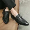 Casual Shoes Crocodile Pattern Leather Fashion Loafers Men Slip-On Thick Sole Pointed Toe Designer Business Wedding