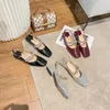 Klänningskor Slingback Comfort Square Toe Microfiber läder kristall bakre ihåliga chunky häl sandaler kvinnor Mary Jane pumpar