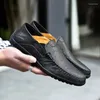 Sapatos casuais de couro genuíno marca 2024 mocassins italianos mocassins respirável deslizamento em preto condução plus size 38-47