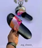 Kurt Geiger Sandals Platform tofflor Kvinnor Sömmar Luxury Rainbow Summer Flat Beach Sandal Designer Slides Flat Shoes Eagle Head Diamond Hook Loop