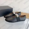 Women Fishnet Shoes Leather Bruty Shoes Flats Ballet Flats مجوفة من الصنادل الشبكية مستديرة من SRAP مرنة مع Jewel Withbox 544