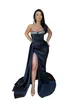 Robe de bal sexy noire sirène longue pour femme avec perles en forme de cœur et plis fendus sur le côté - Train de balayage - Robe de soirée formelle - Robe de concours d'anniversaire