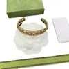 Roter Schmuck, Designer-Ohrringe für Damen, G-Armband, florale Diamant-Creolen
