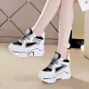 Skor ny vit hög häl sneakers kvinnor chunky skor kil sneakers flickor rosa plattform tenis tränare kvinna tjocka solade skor