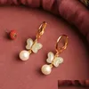 Autres accessoires de mode Boucles d'oreilles de style Femme Perle incrustée d'un jade Antique Petit papillon Drop Livraison Otmev