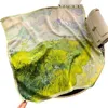Шарфы Винтажный зеленый шелковый шарф с джунглями женский весенний универсальный шелковистый квадратный минималистичный шарф 70 см