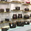 Topp original 2024 Fabriksförsäljning Lyxdesigner Hot Black Ladies Handväska för kvinnor