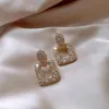 2024 Koreansk mode Shining Rhinestone Hollow Square Drop 14k Gula guldörhängen för kvinnor Girls Vintage Crystal Luxury Jewelry Party Gifts