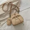 Großhandel Einzelhandel Marke Mode Handtaschen Tasche Frauen Neue Kleine Tasche Oxford Tuch Frauen Nylon Einzelnen Schulter Einfache Eimer