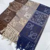 Designer Loewly Bag Scarf della stessa stella Jacquard Checkerboard Autumn and Winter Fashion Temperament 633 Loewly Womans Scarf