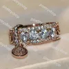 Anneaux de bande Offre spéciale Infinity tout nouveau 2019 bijoux en argent Sterling blanc clair topaze CZ diamant clé femmes mariage Vintage bande Ring2024