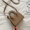 Bolsos de hombro Moda Pequeño bolso cuadrado 2024 Retro Mini bolso Literario Multitudes Messenger Femenino