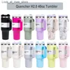 Mugs Quencher H2.0 40oz من الكؤوس المصنوعة من الفولاذ المقاوم للصدأ مع غطاء مقبض السيليكون وفراغات السيارة المعزولة زجاجة شرب تسامي سفر رفيق لطيف Q240322