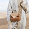 Les fabricants de sacs de mode à bandoulière ont choqué les prix de la marque française digne de niche Bollinger Number camel litchi en peau de vache patchwork portant un sac à bandoulière