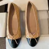 2024 scarpe casual firmate ballerine popolari scarpe da donna scarpe in tessuto due colori fiocco impiombato punta tonda in pelle rosa pescatore nudo casual adatto zapato taglia eur