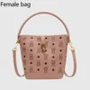 Diagonal Bag Designer Brand New Bucket Mature and Versatile Womens Handbag Commuting Large Capacity Crossbody