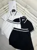 Damen-Trainingsanzüge, Sommer-Polo-Kragen, kontrastierende Kanten, besticktes Buchstaben-T-Shirt, Oberteil, hohe Taille, plissiertes halbes Rock-Set