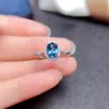 Pierścienie klastra 5 mm 7 mm 0,6 cct Grade Natural London Blue Topaz Pierścień do codziennego zużycia 925 Srebrna biżuteria