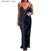 Robes décontractées de base 2023 Nouvelle robe coulissante italienne à bretelles spaghetti Robe longue en satin noir Fête d'été Dos nu Robe sexy en soie pour femme Q240322