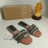 Magasin pas cher 90% de réduction en gros Za2024 chaussures pour femmes matériau tissé coloré bout rond pantoufles à fond plat ouvert pour les paresseux à traîner sur les vêtements de plage