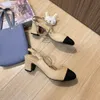 2024 estate Donna tacco largo Pantofole catene di perle sandalo slingback ad incastro C tacchi grossi scarpe eleganti in pelle Bicolore Donna 6 cm pompe con tacco per il matrimonio