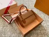 Designer di lusso Cluny BAG Borsa a tracolla da donna Pochette in pelle femminile Pochette Portamonete classico di alta qualità Portafoglio a tracolla di marca famosa