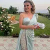 Arabisch Plus Size Aso Ebi Luxuriöses Spitzen-Perlen-Abschlussballkleid mit einer Schulter, Etui-Satin, formelle Party, zweites Empfangskleid