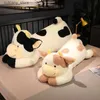Animais de pelúcia de pelúcia quente 1pc 90cm / 110cm Adorável leite vaca brinquedos de pelúcia dos desenhos animados Stuffed Animal Catt Dolls Seping Travesseiro para bebês meninas presentes de aniversário L240322