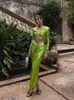 Moda femenina Sexy Lentejuelas verdes Vestidos ahuecados Cuello en V Manga larga Vestido maxi 2023 Mujeres Fiesta de noche Club Vestidos Batas 240304