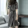 Löst koreanska Dres Summer Oneck Half Sleeve Slant Tickets Tunic Dress Casual Vertical Striped Print Midi 240308